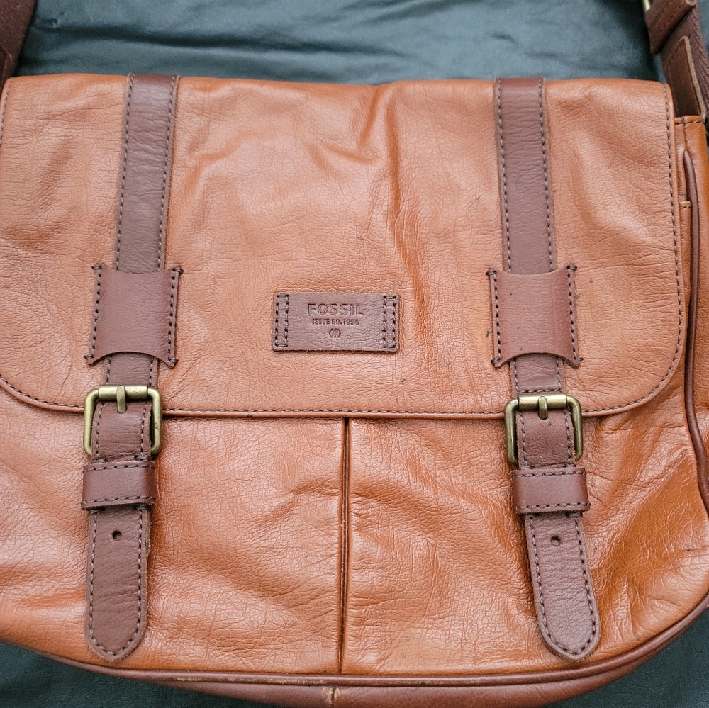 Men's Fossil Leather Messenger Bag